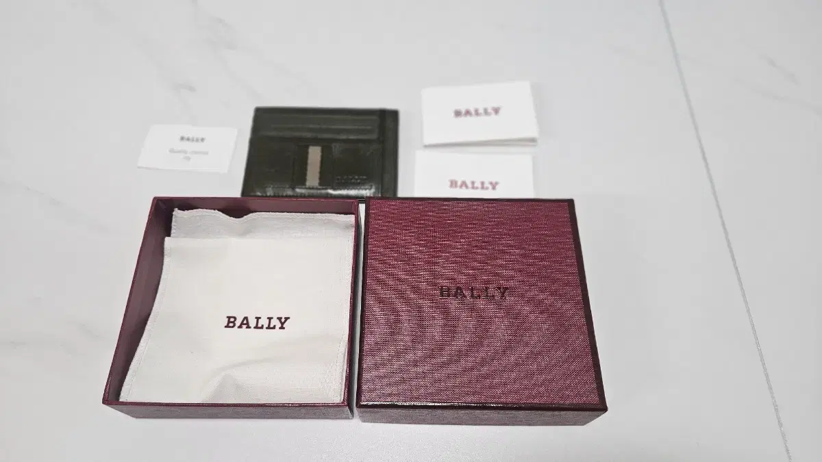 발리(Bally) 카드 지갑