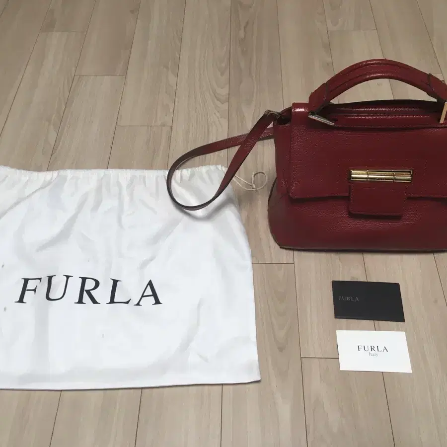 furla 가방 판매합니다!