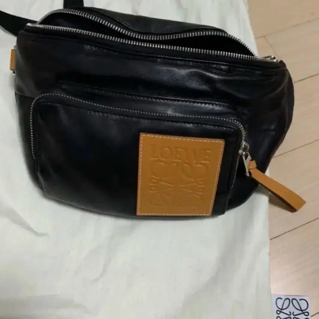 로에베 loewe 힙색