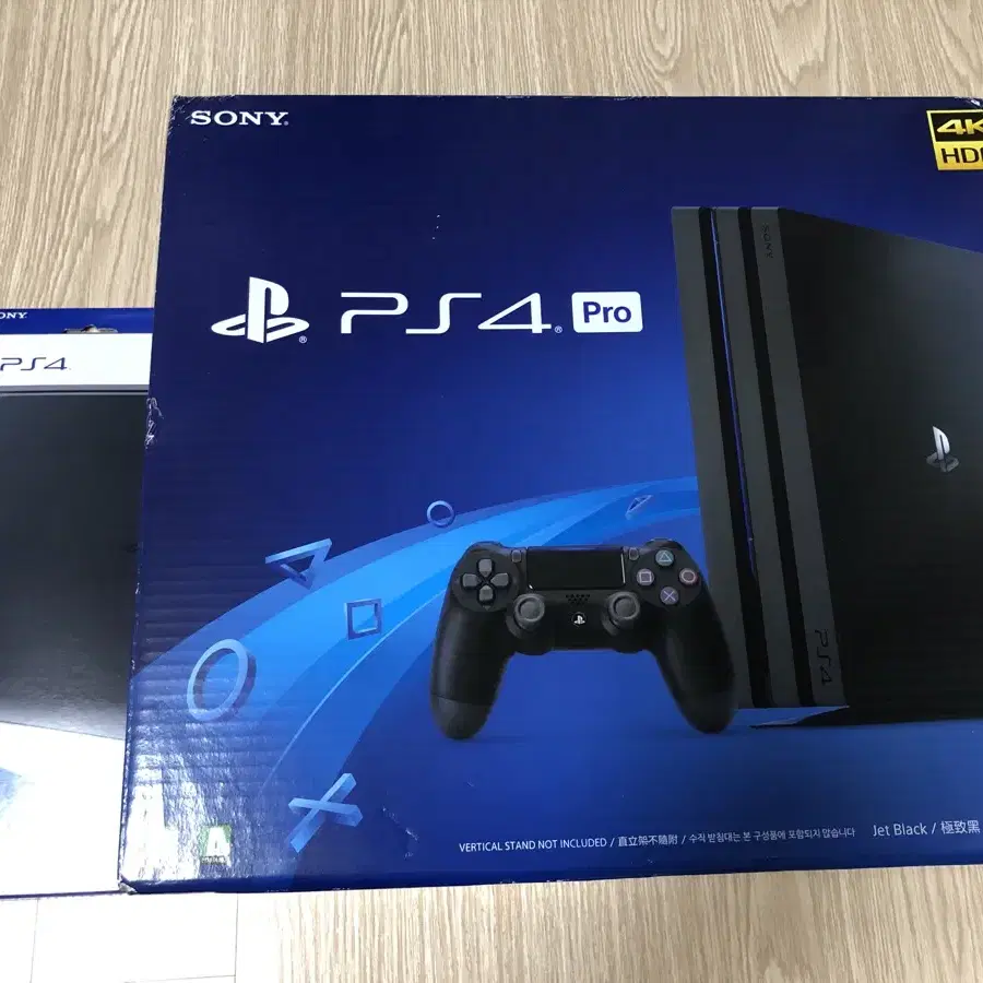 ps4 pro 1tb+조이패드2개+스탠드+게임CD새것