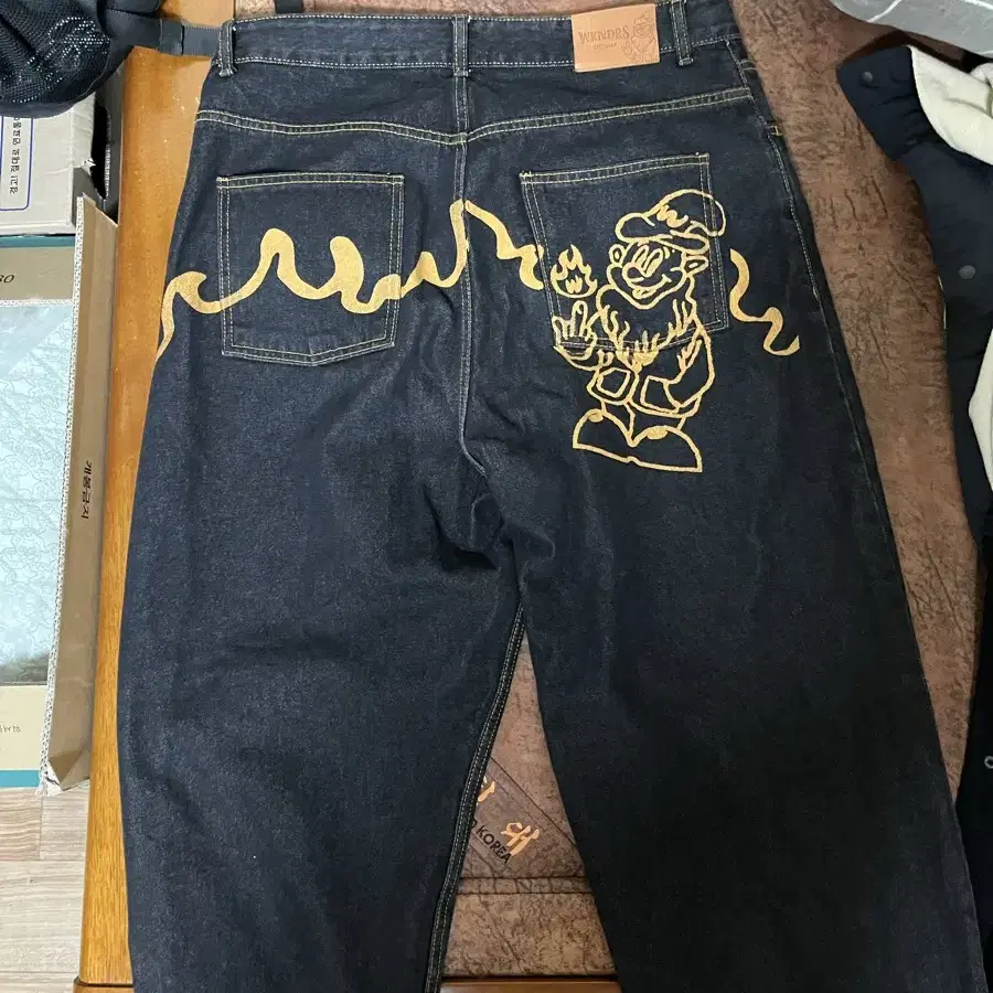 L) 위캔더스 DWARF DENIM PANTS