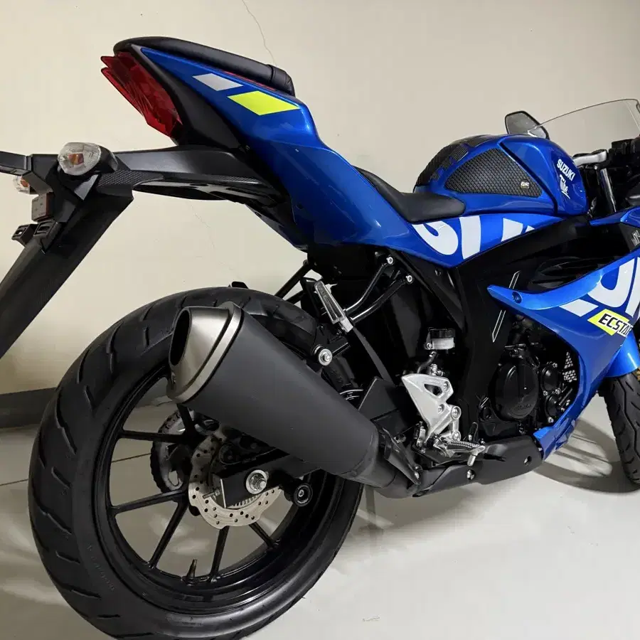 스즈키 GSXR-125 23년식 35@@ 블루색상, RCB빽스텝 블루색상