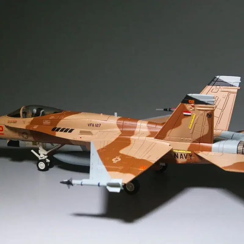 1/72 미해군 F-18 호넷 전투기모형