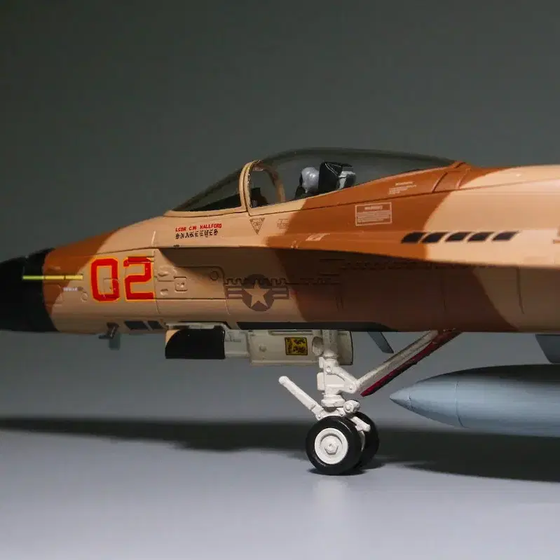 1/72 미해군 F-18 호넷 전투기모형