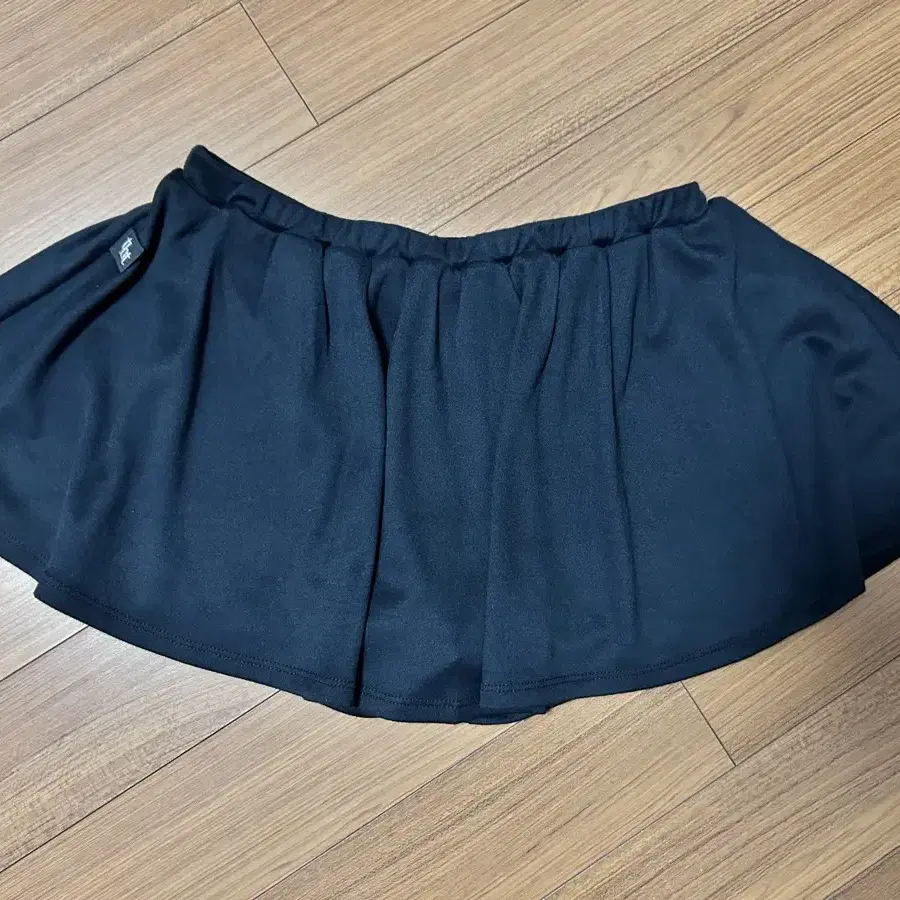 쓰리타임즈 올리브플레어스커트 Olive flared skirt