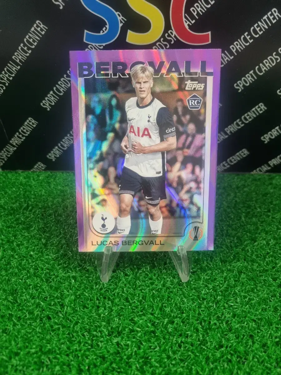 25Tops Competitions Tottenham Lucas Verbal PurpleFarrell Rookie Football Card