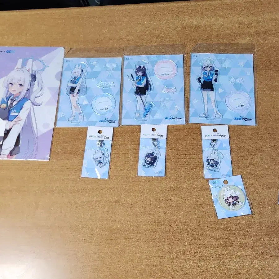 韓国限定★ブルーアーカイブ GS25 アクリルスタンド キーリング バッジ リオ ブルーアーカイブ 韓国 GS25 コラボ リオ アクリルマグネット