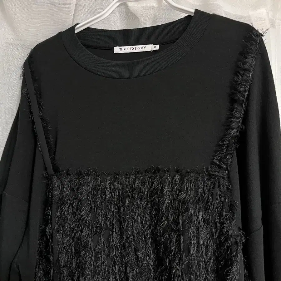 쓰리투에이티 Slip Layered Top (Black)