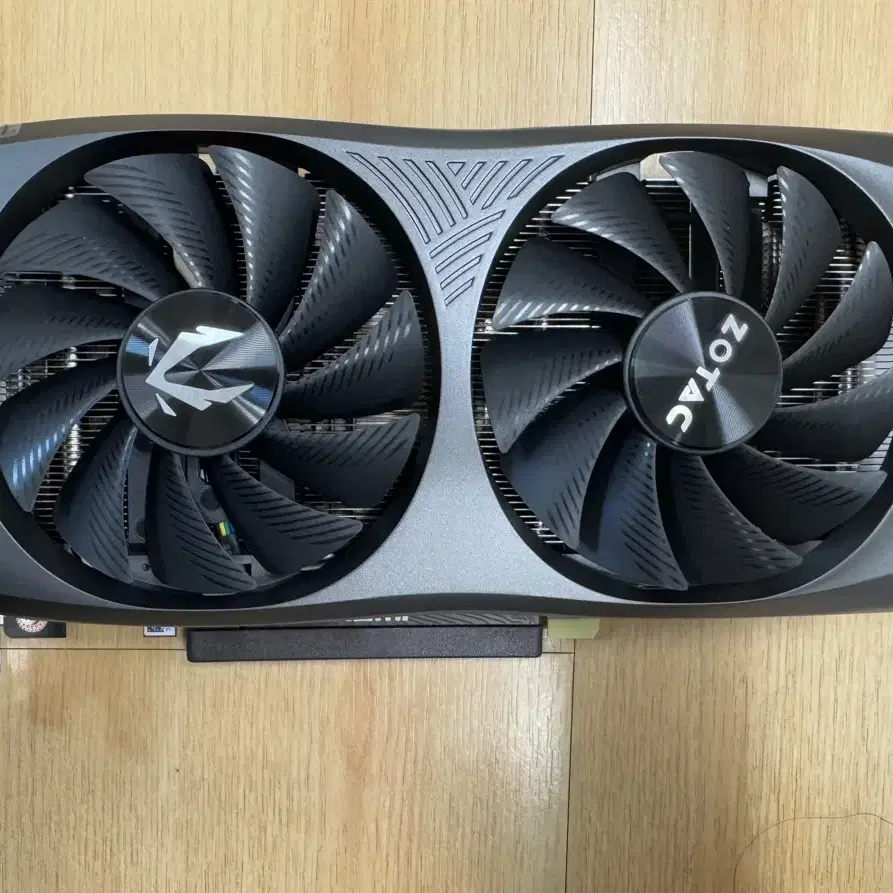 조탁 지포스 RTX 4060 Ti TWIN Edge Edge D6 8GB