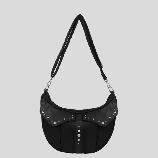 이우가마카라스X송필드 Studded Western Shoulder Bag