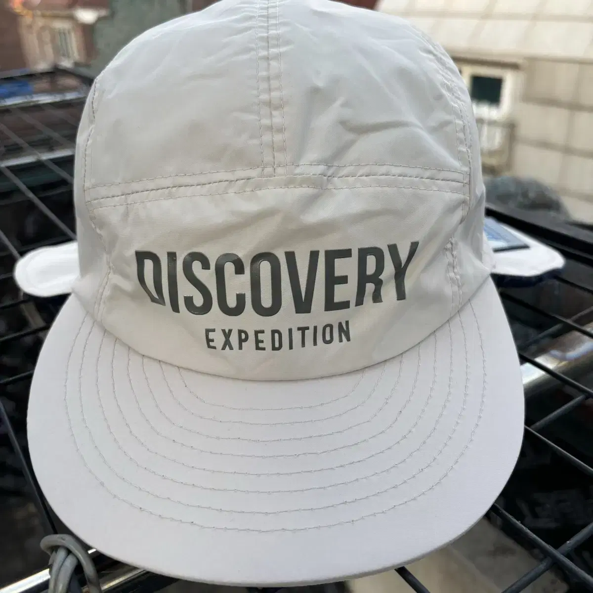 Discovery 디스커버리 나일론 화이트 이어플랩 캡