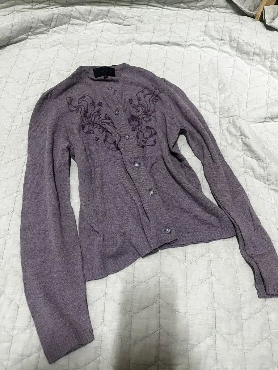 Untitled bora Embroidered Cardigan