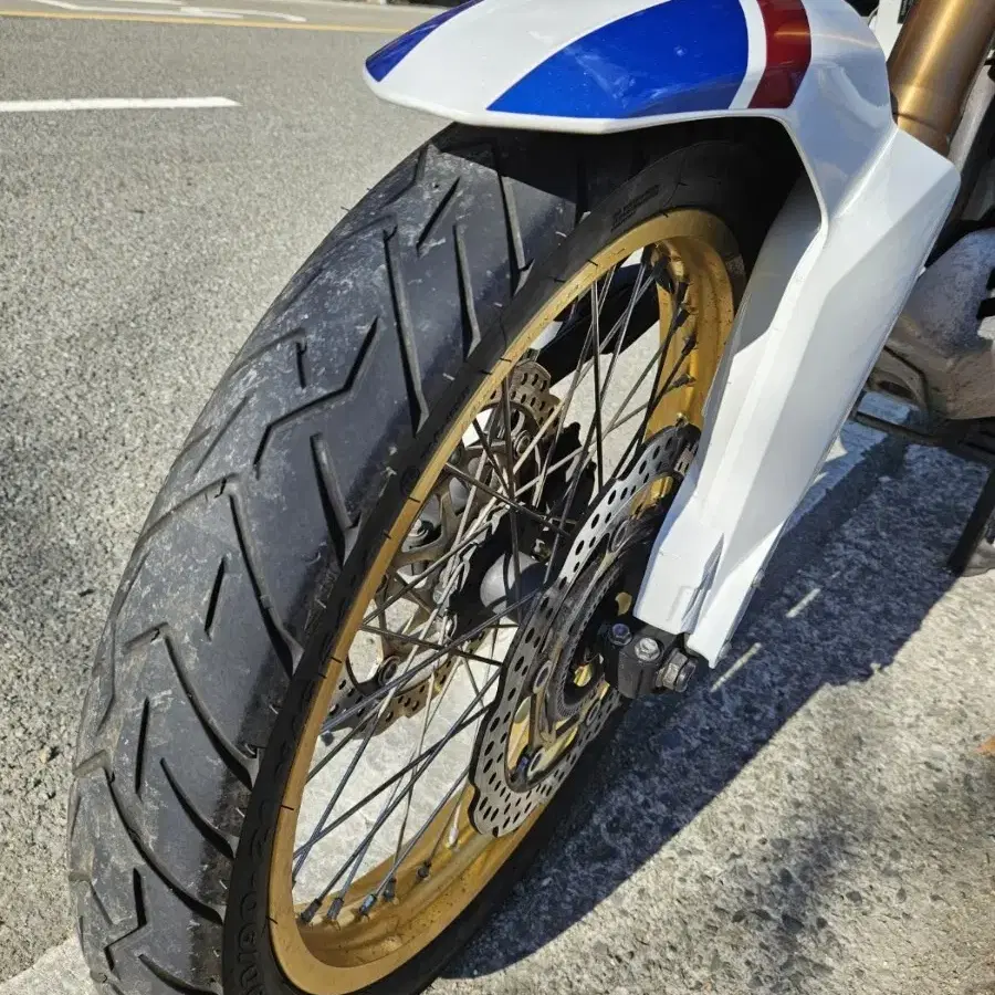 아프리카트윈 CRF1000L 어드벤처 스포츠