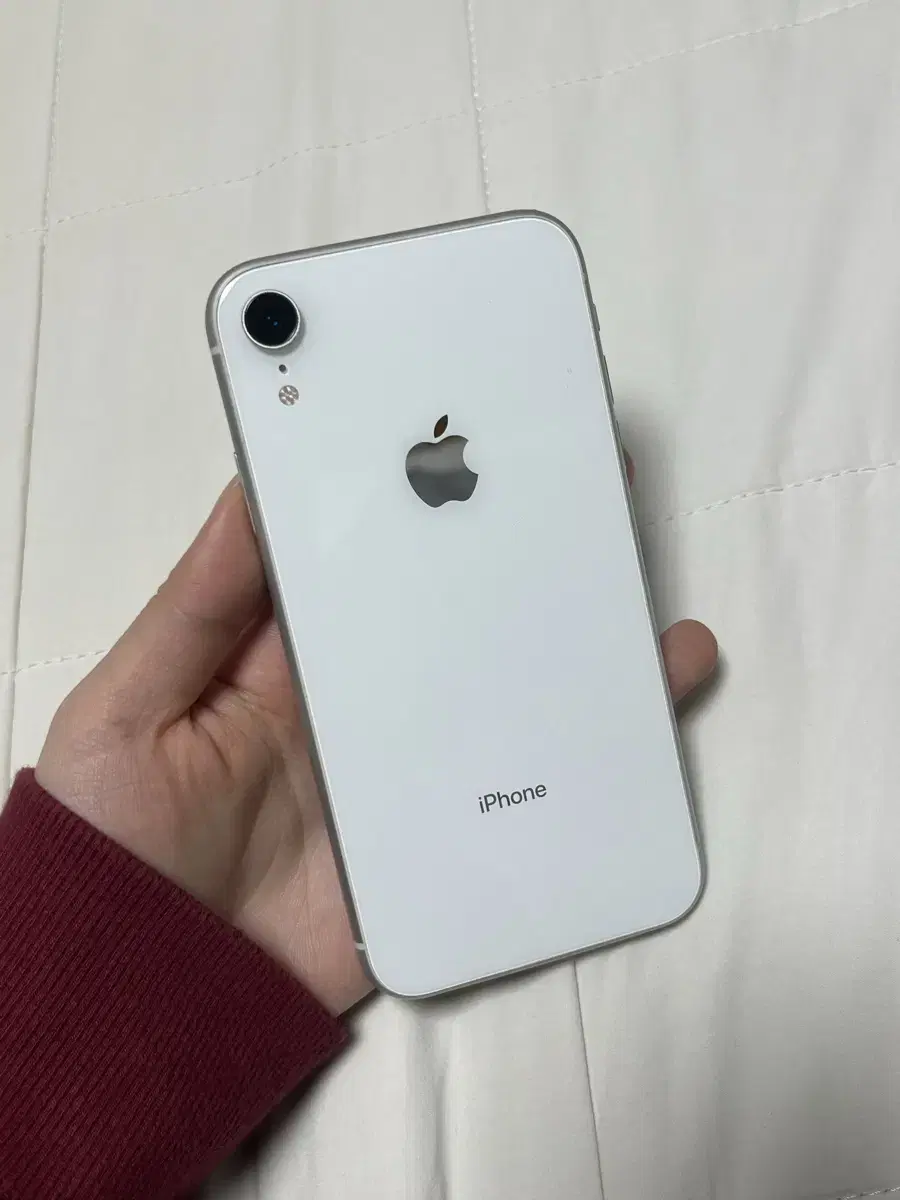 아이폰 xr 화이트 64GB 판매합니다:)