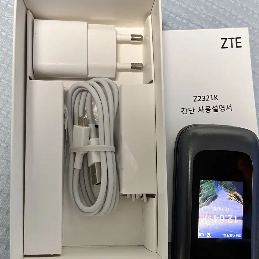 ZTE 라디오청춘 폴더폰