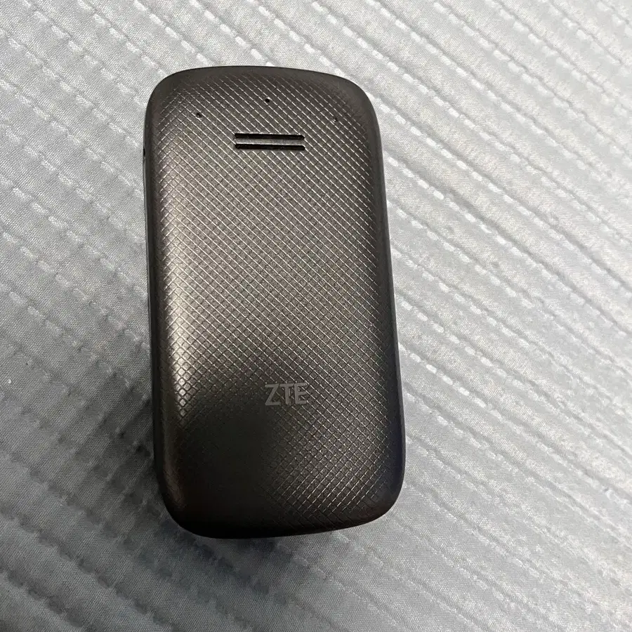 ZTE 라디오청춘 폴더폰