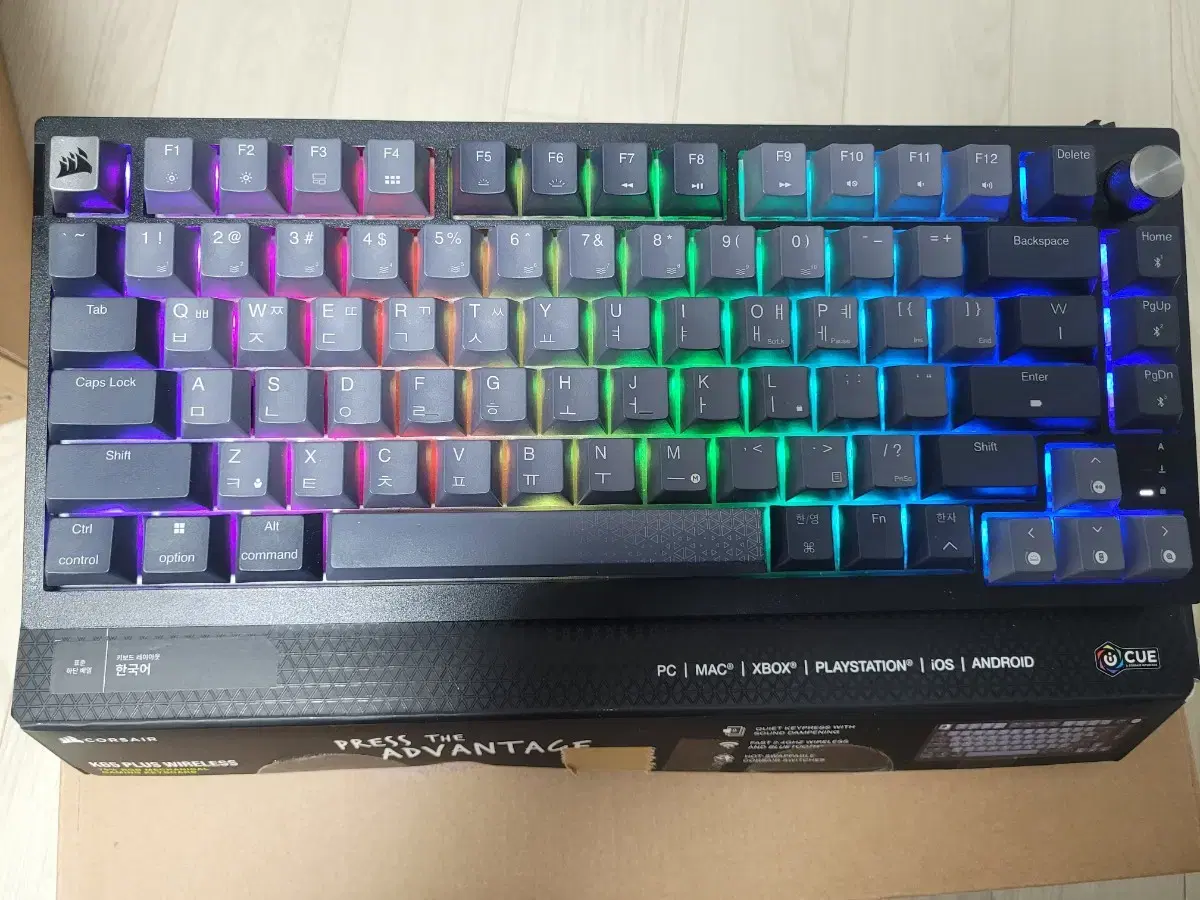 커세어  k65 RGB PLUS 핫스왑 키보드 판매합니다