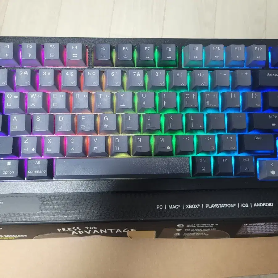 커세어  k65 RGB PLUS 핫스왑 키보드 판매합니다