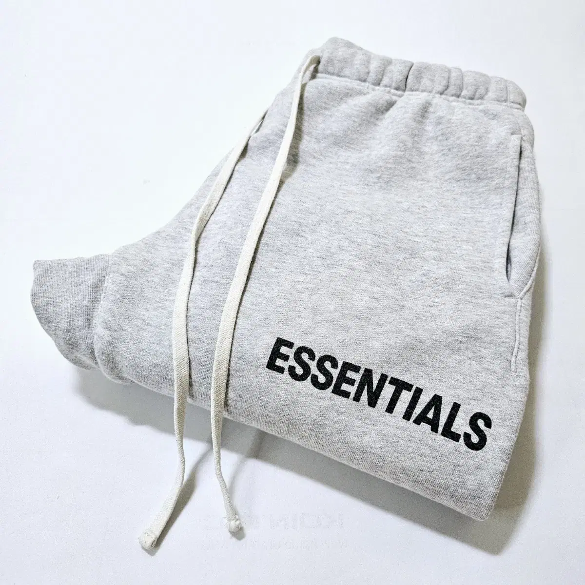 [F.O.G ESSENTIALS] 19SS 그래픽 스웨트팬츠 그레이/S