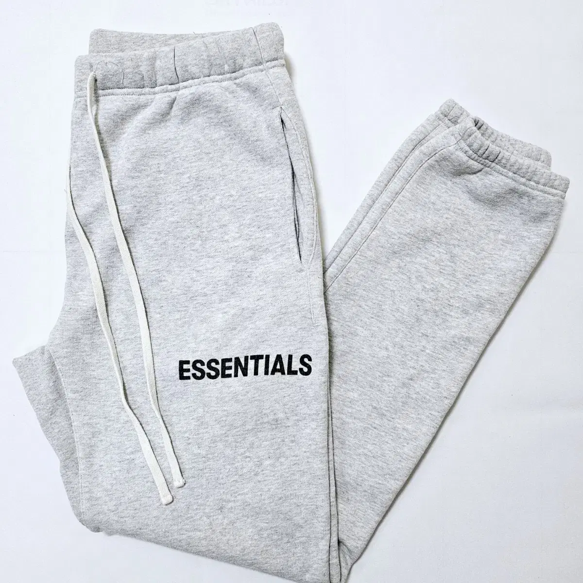 [F.O.G ESSENTIALS] 19SS 그래픽 스웨트팬츠 그레이/S