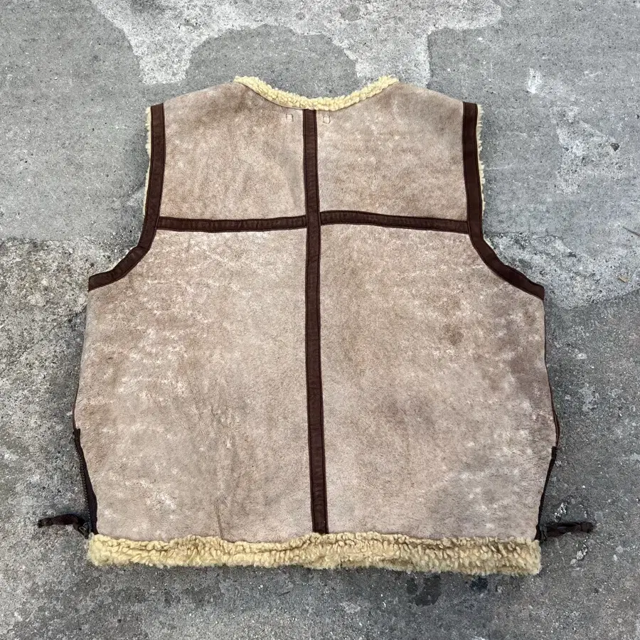 VINTAGE MOUTON VEST 빈티지무통베스트