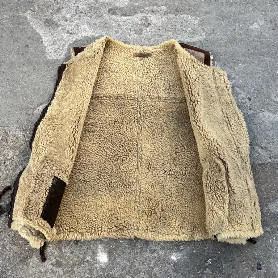 VINTAGE MOUTON VEST 빈티지무통베스트