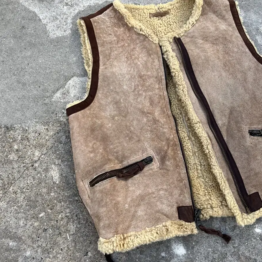 VINTAGE MOUTON VEST 빈티지무통베스트