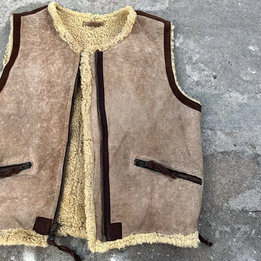 VINTAGE MOUTON VEST 빈티지무통베스트