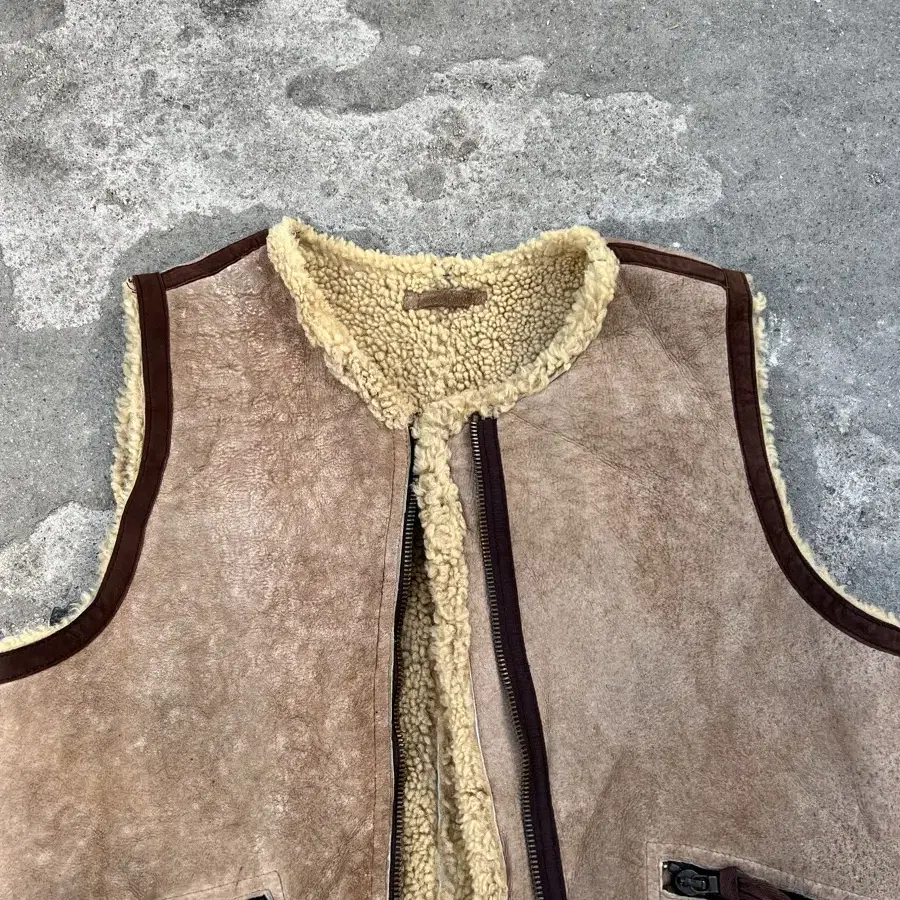 VINTAGE MOUTON VEST 빈티지무통베스트