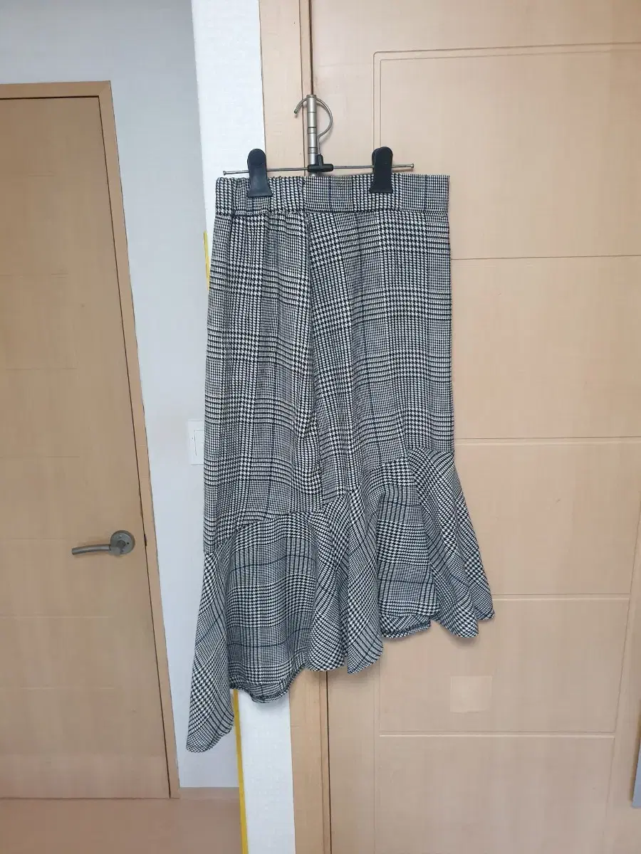 Unbalanced Check Skirt SK (Size Free)