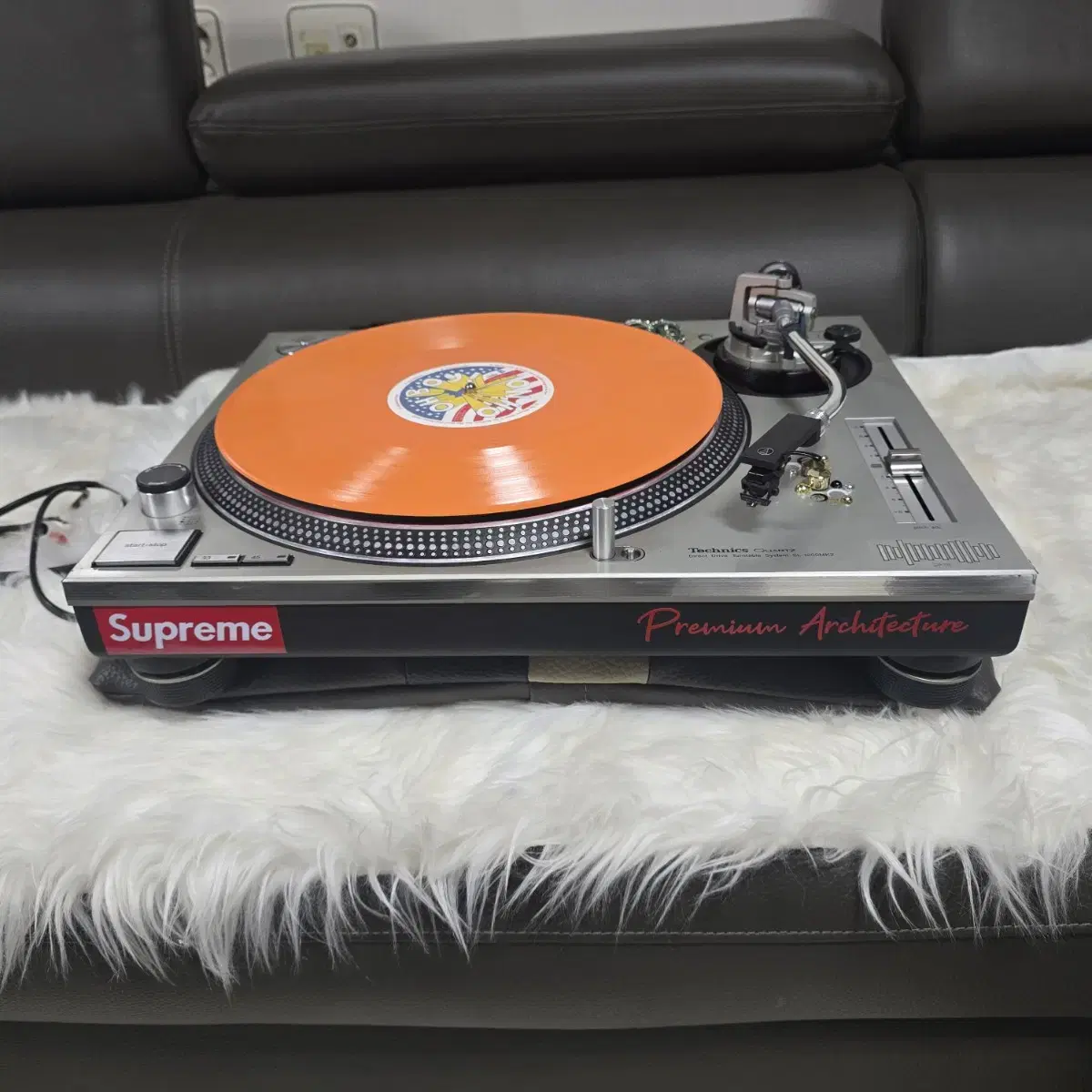 턴테이블 테크닉스 (TECHNICS) SL-1200MK2.