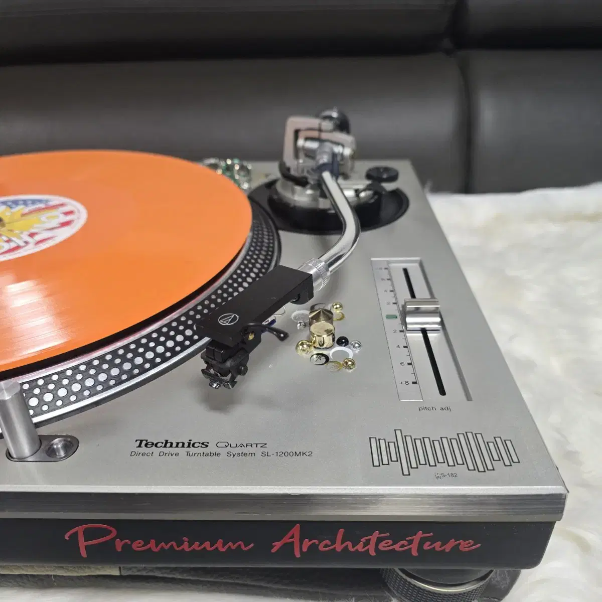 턴테이블 테크닉스 (TECHNICS) SL-1200MK2.