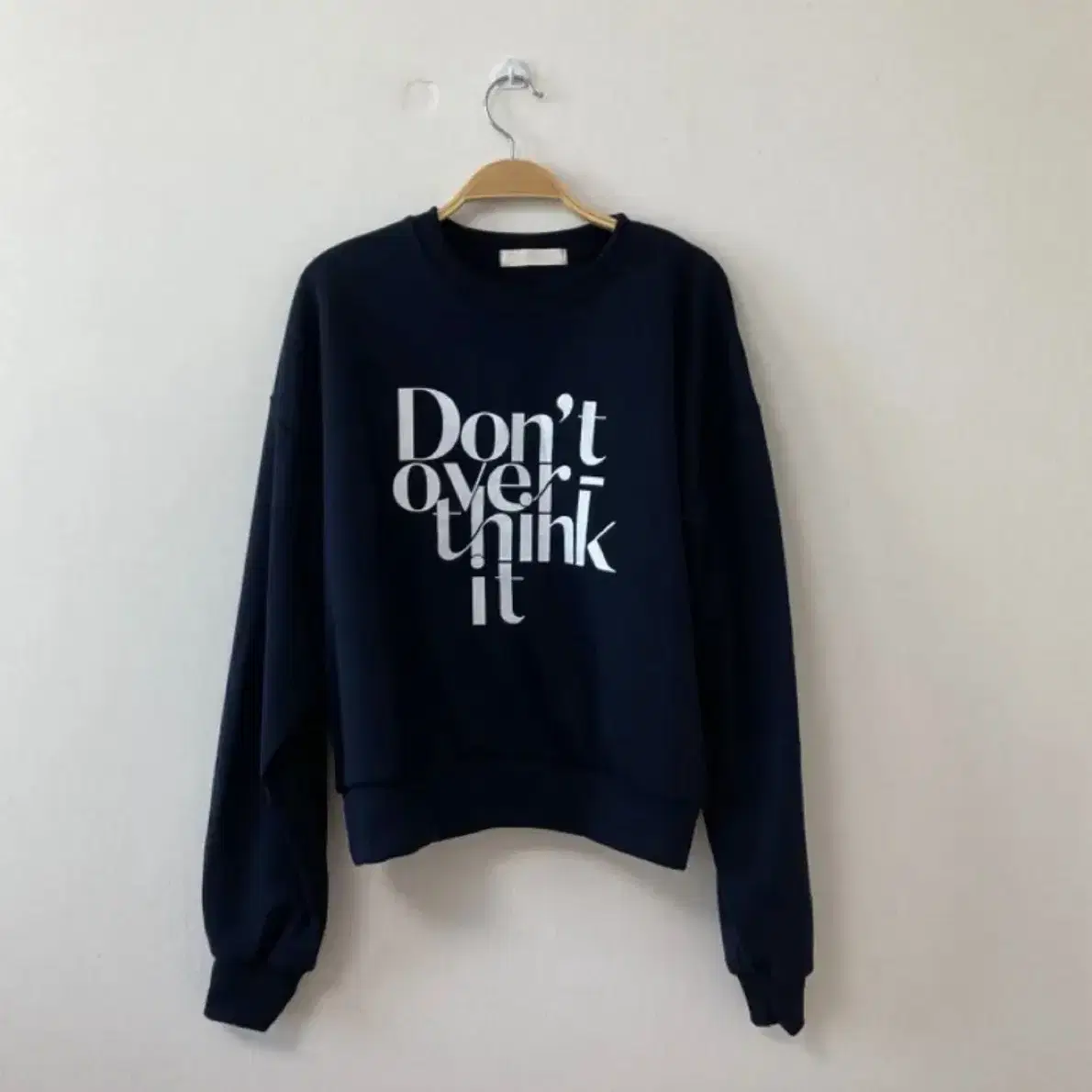 "Don't overthink it" 기모맨투맨 새상품