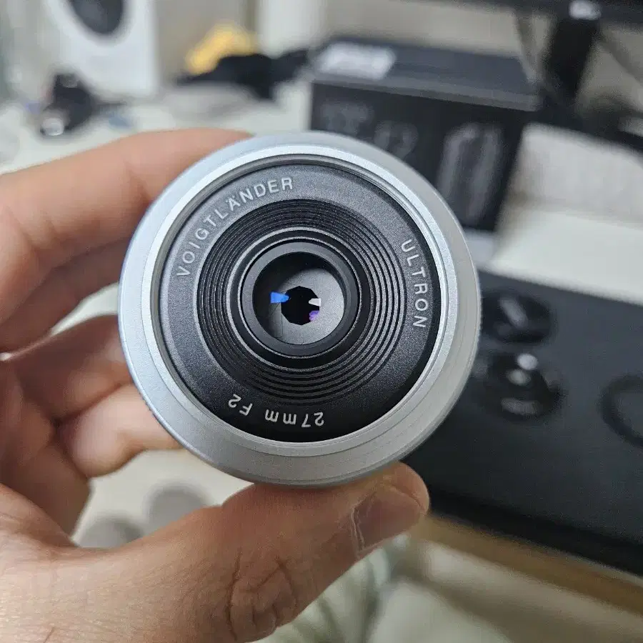 보이그랜더 울트론 27mm f2 x마운트 실버