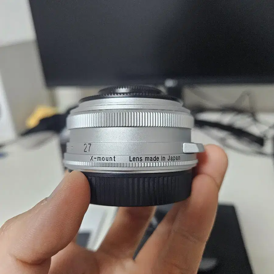 보이그랜더 울트론 27mm f2 x마운트 실버