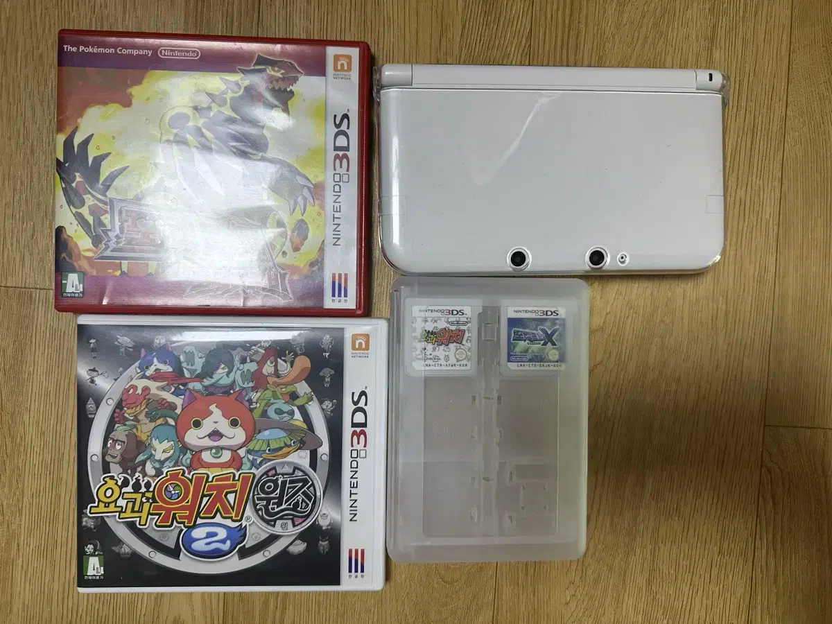 닌텐도 3ds xl 화이트 +4개 게임칩 포함