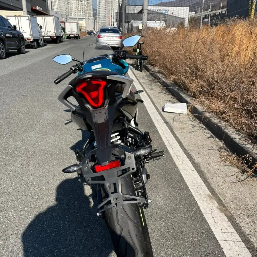 22년 300SR ABS 신차급유지 최상의컨디션 8600km