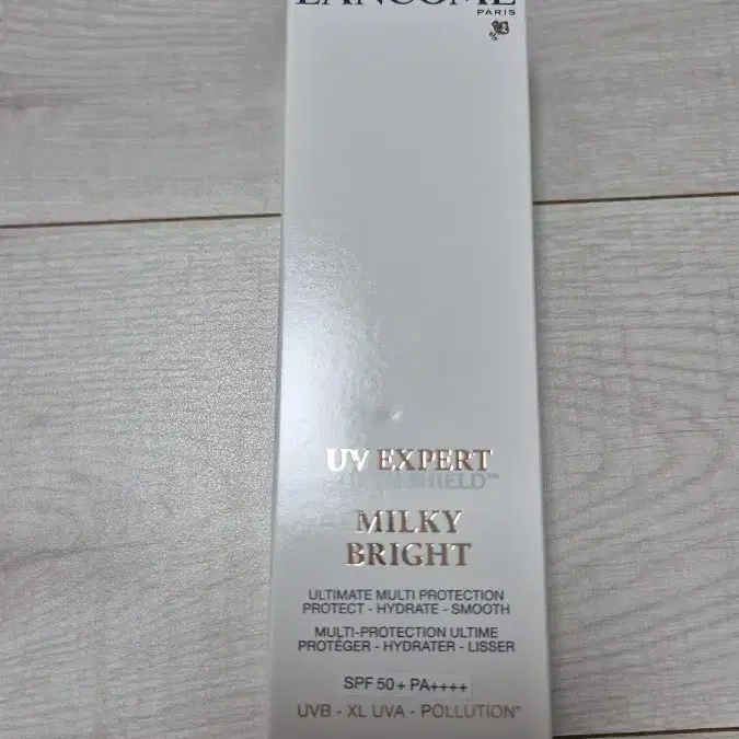 랑콤 선크림 UV 엑스퍼트 밀키 브라이트 50ml