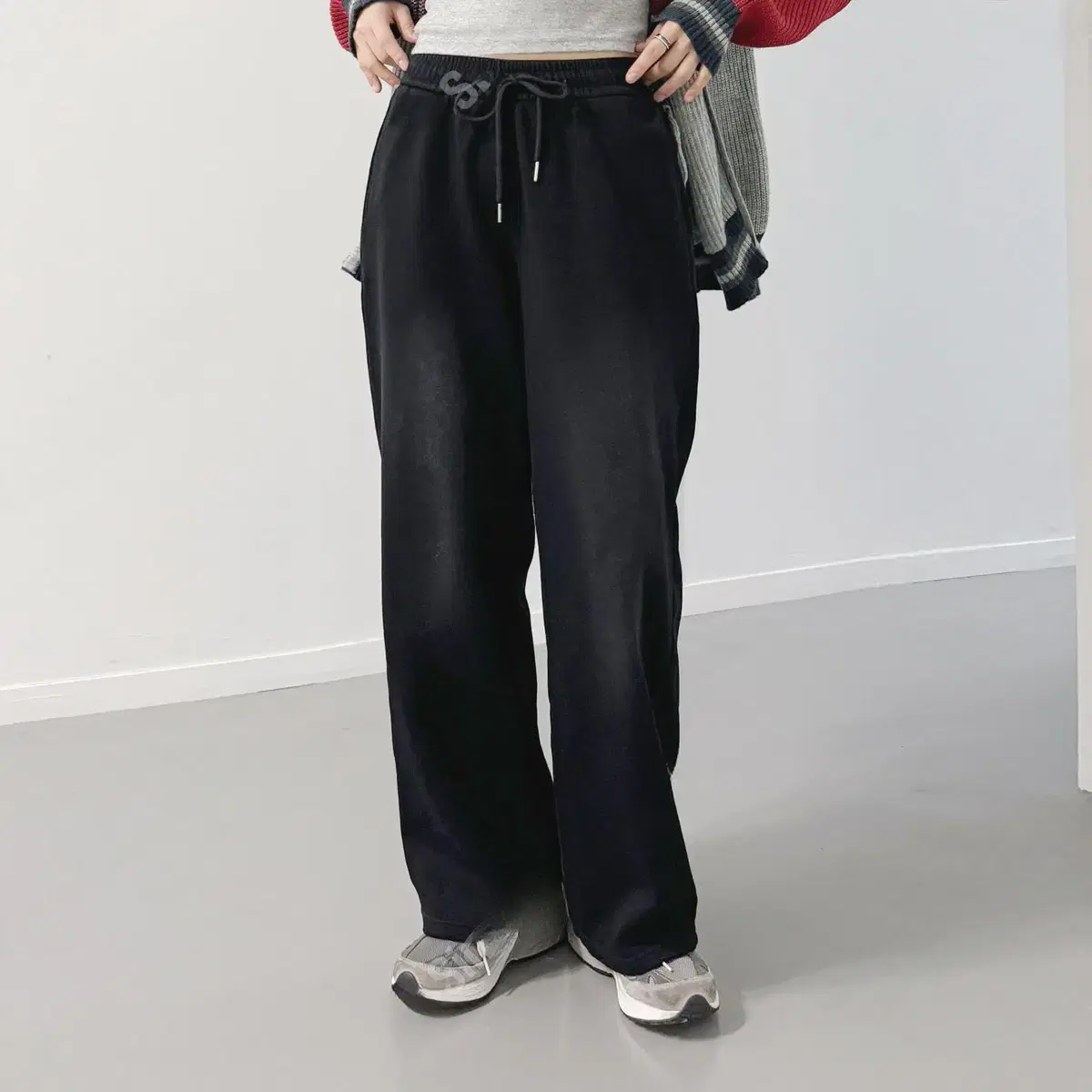 [Fleece Faded Dope Wide Pants] 1565. black.