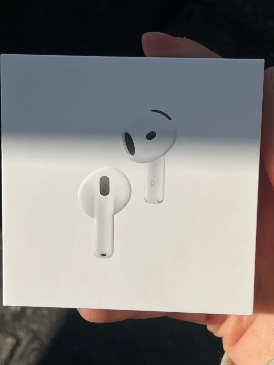 AirPods4