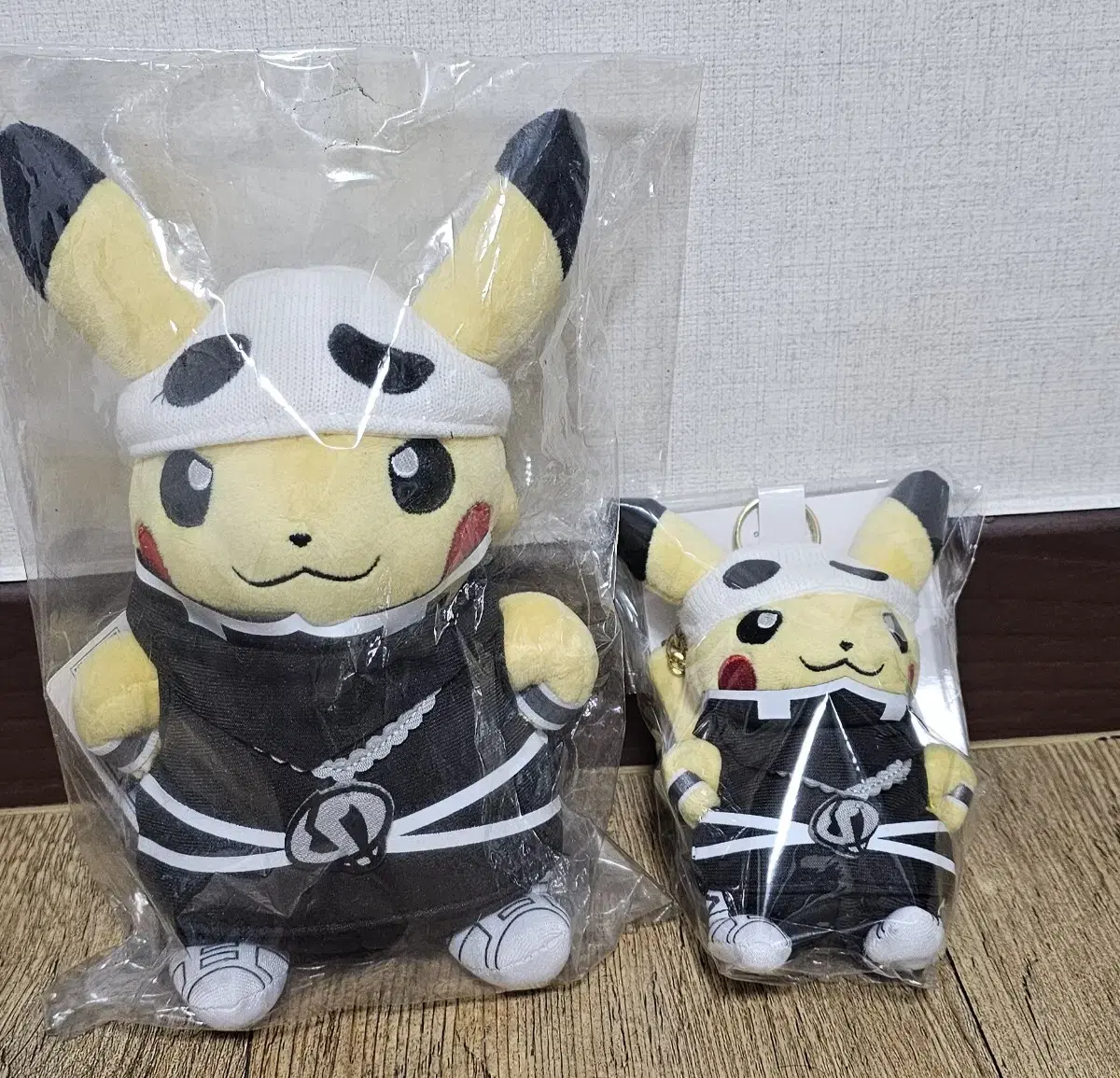 Danwon Play Pikachu Scourge Medium, Keyring Set