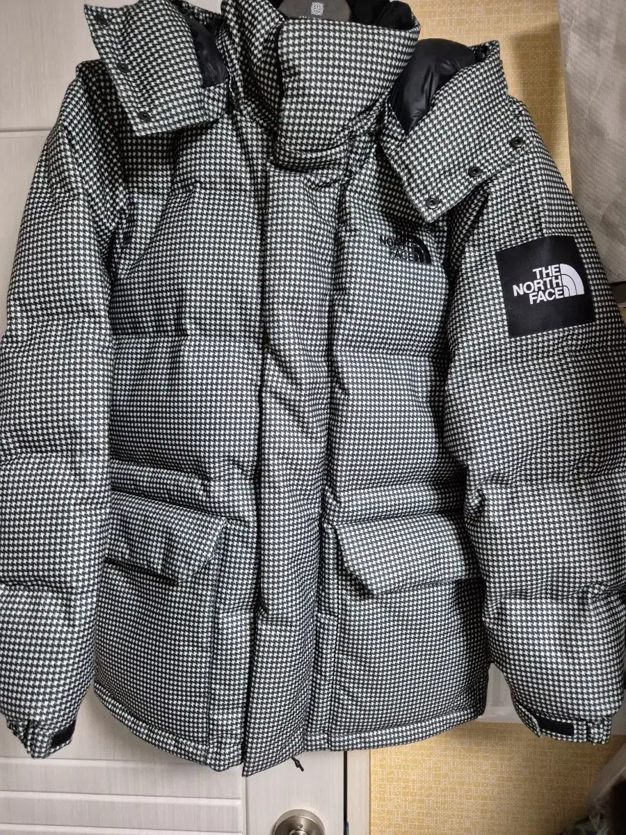 [L] The North Face White Belle New Sierra Down Jacket