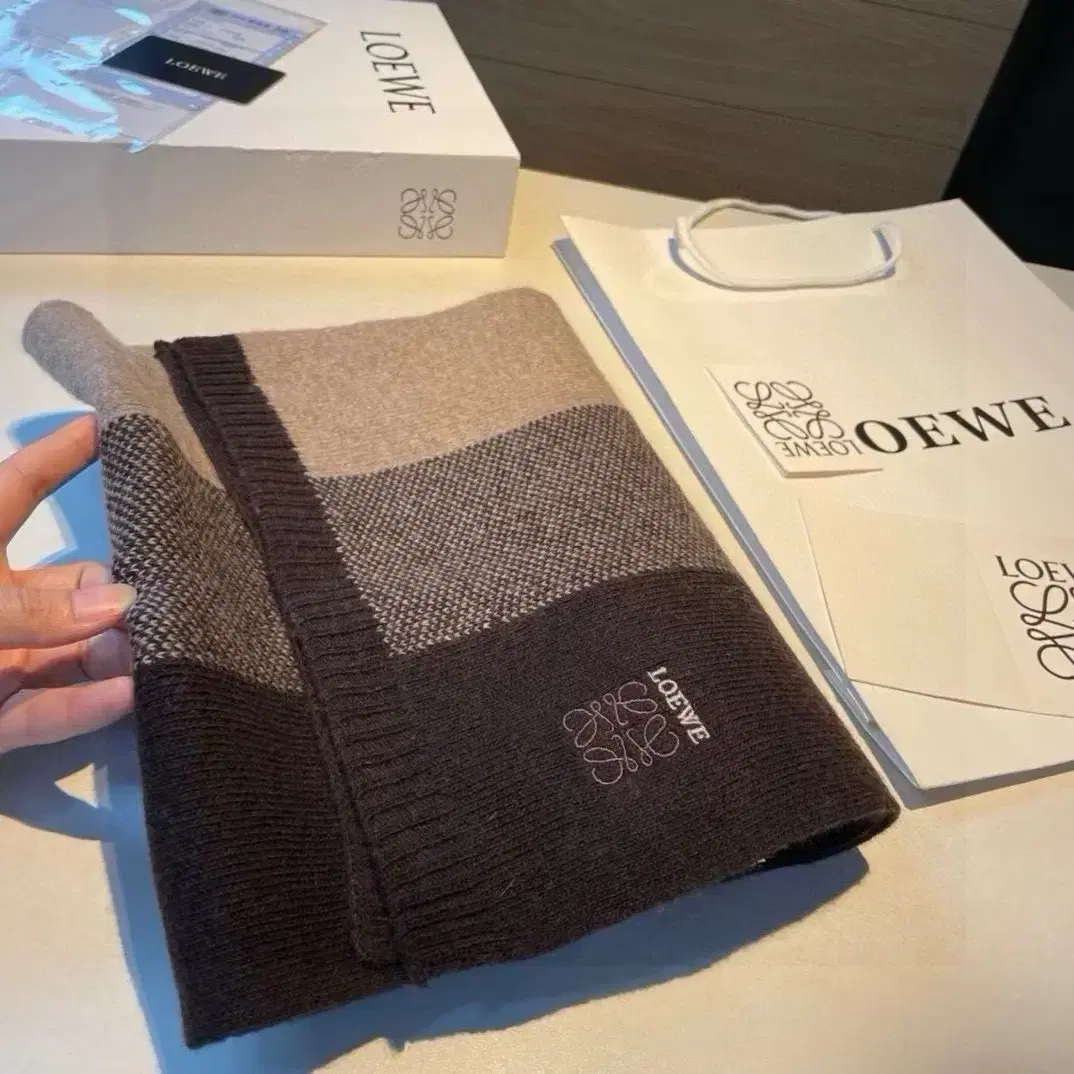 Loewe로에베 스카프