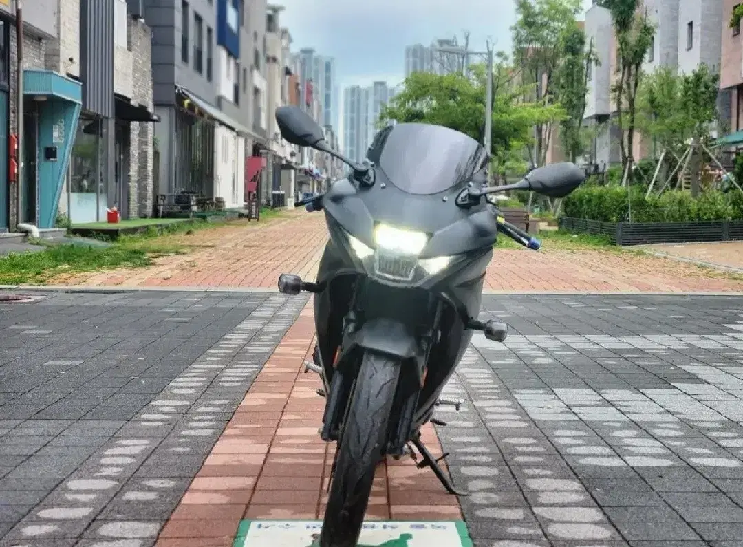 GSX-R125 2019년식 블랙컬러 3만키로수 깔끔차량 판매합니다.