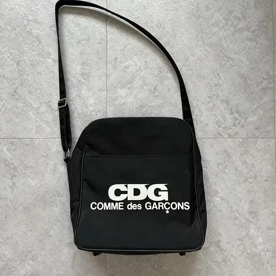 CDG 꼼데가르송 크로스 백