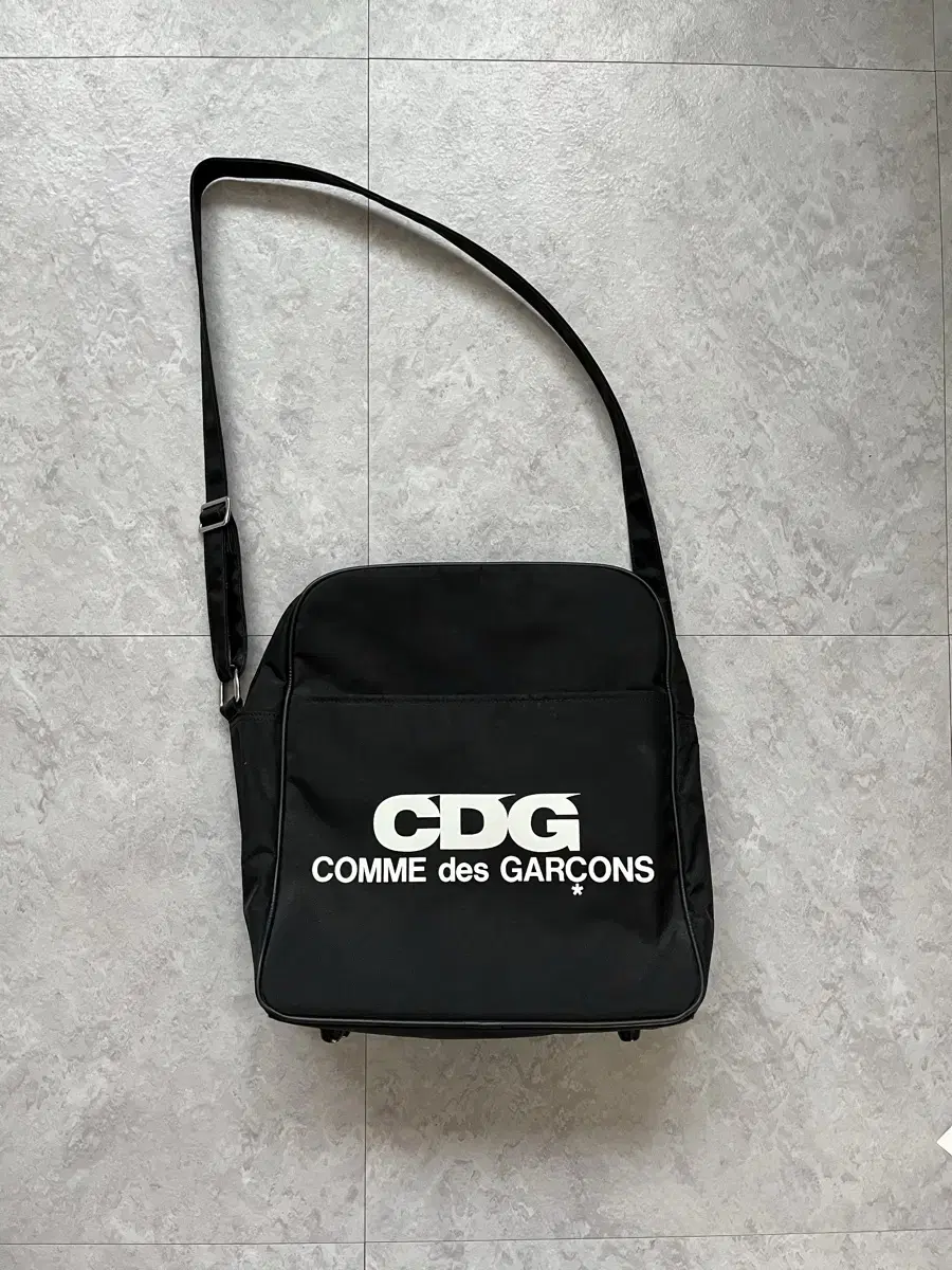 CDG 꼼데가르송 크로스 백