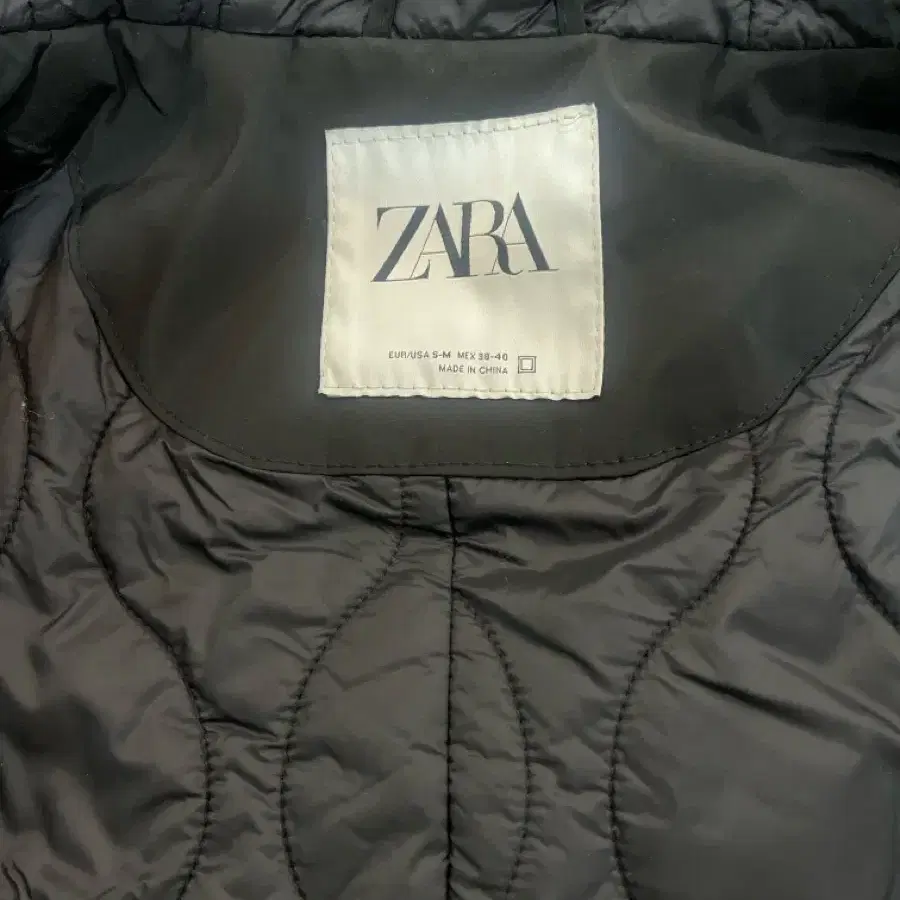 ZARA 후드 패딩코트