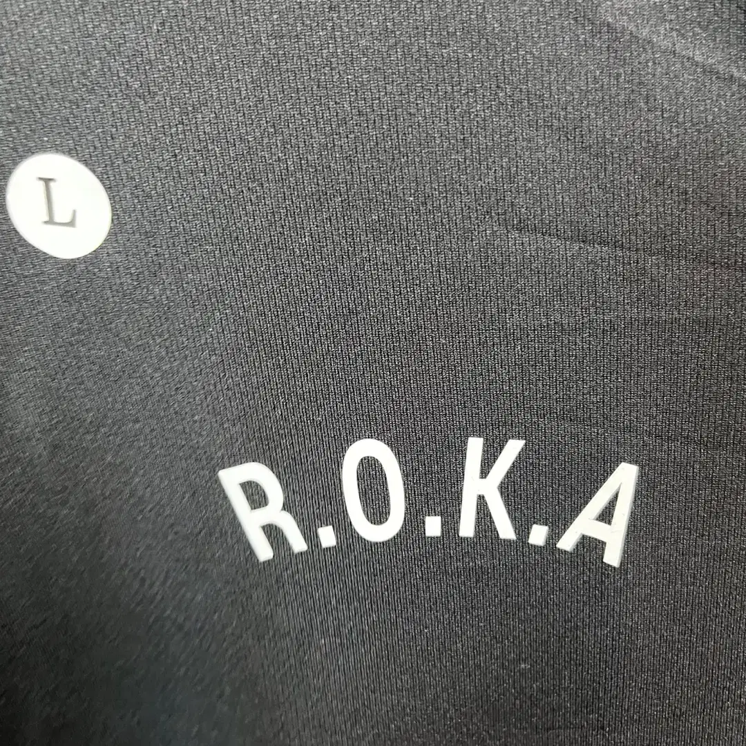 ROKA 티셔츠