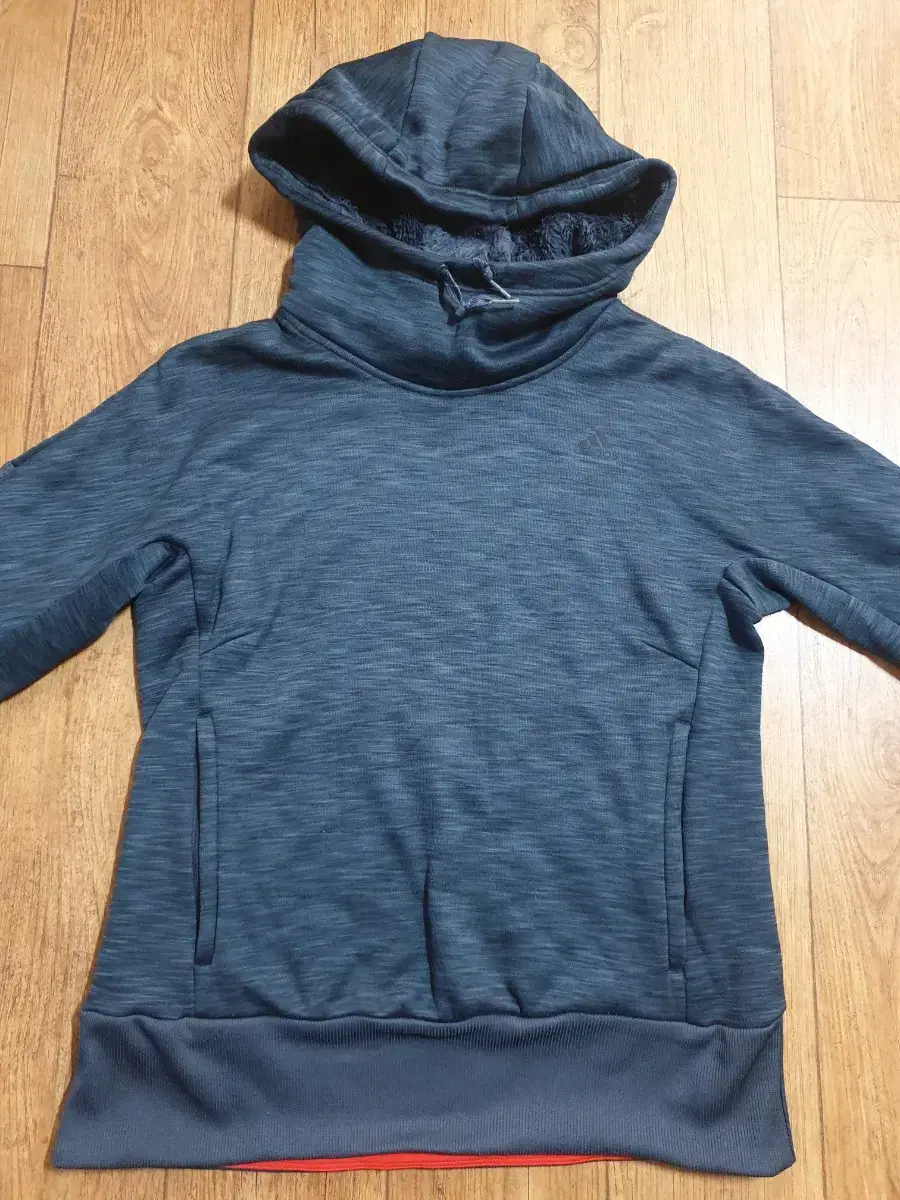 adidas Sweatshirt size 100