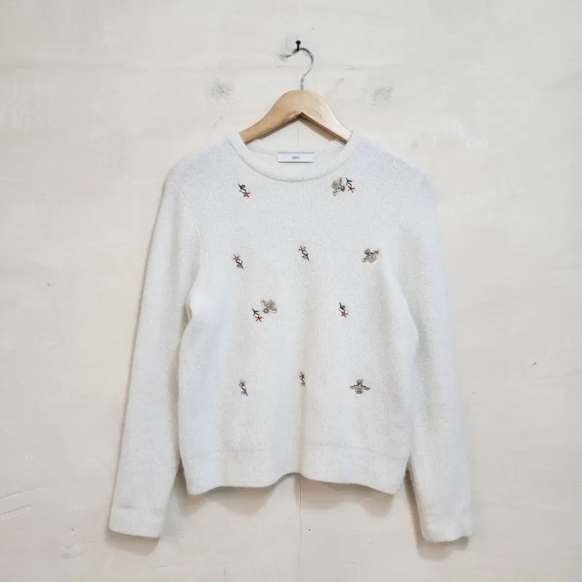 [DEWL] Duell Angora Blend Flower Embroidery Knit